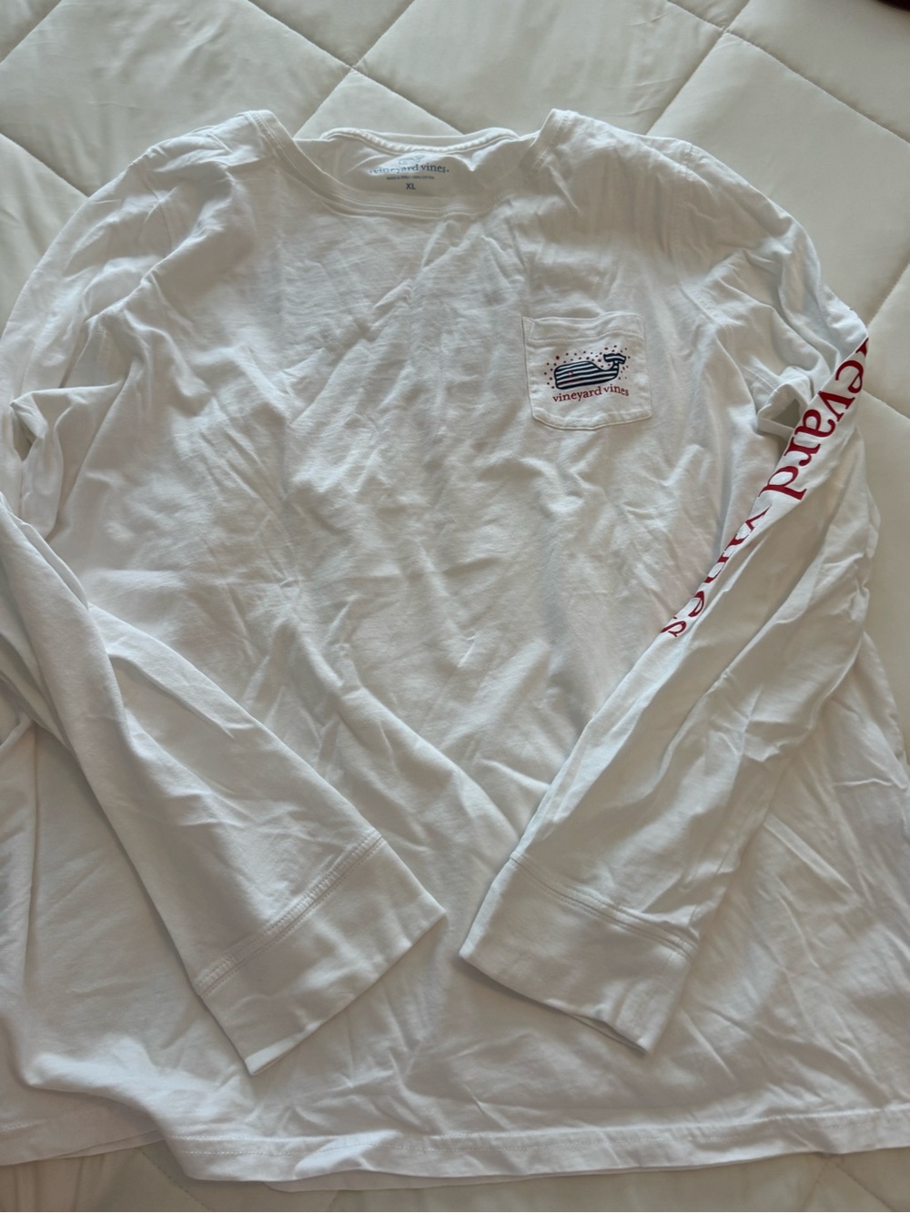 Vineyard Vines White Long-Sleeve Tee with Red Sleeve Script